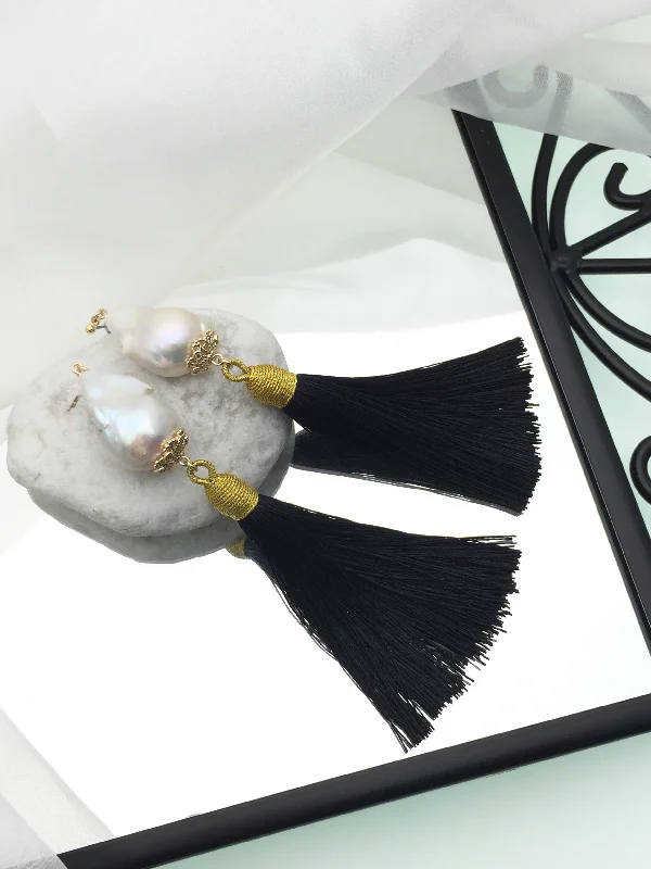 Triangular Drop Earrings for Edge -Baroque Pearl With Black Tassel Earrings CE041