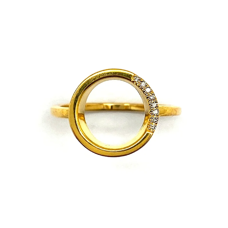 Women’s rings with tiger eye for boldness -Gold and Diamond Circle Ring