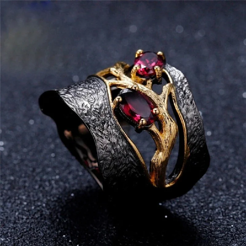 Women’s rings with faceted garnet for richness -Retro Red Garnet Ring