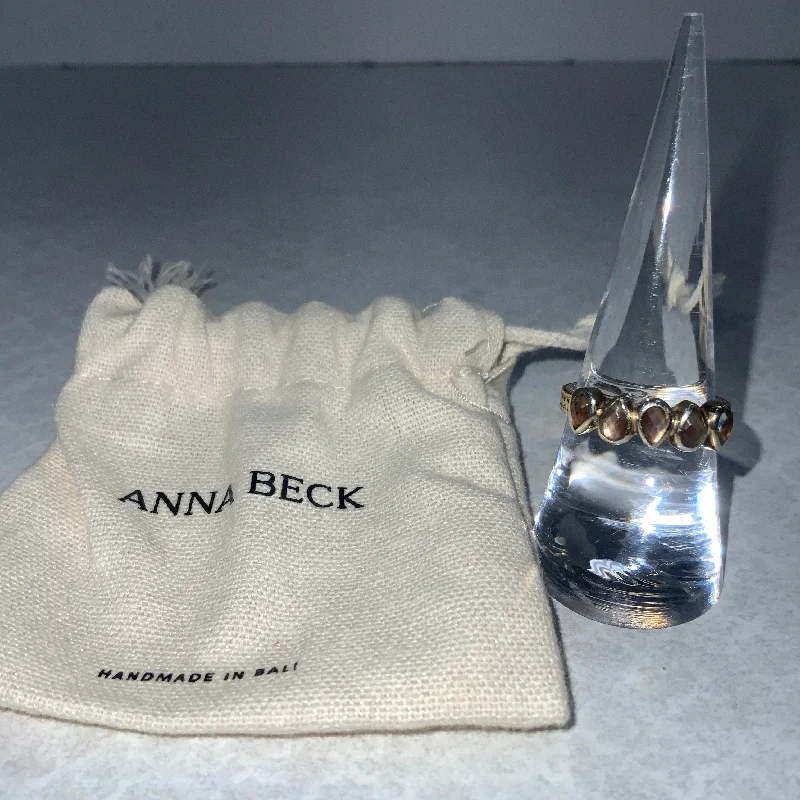 Women’s rings with spiral onyx for contrast -Ring Band By Anna Beck, Size: 8.5